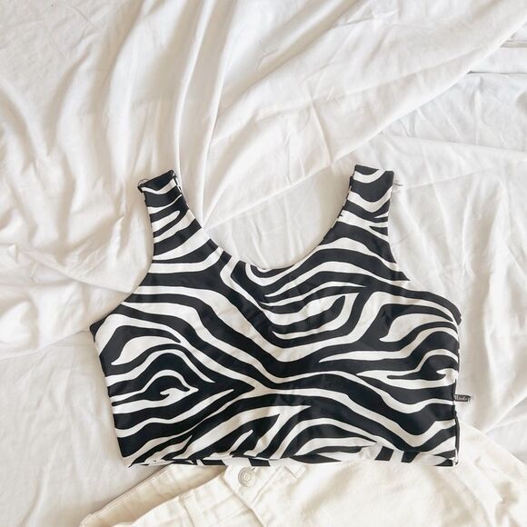 H&M bundle set shirt + H&M shorts ✨ - Picture 4 of 7